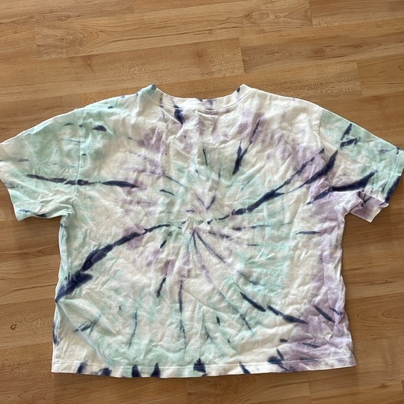 NWOT hollister cropped tee - Picture 4 of 4